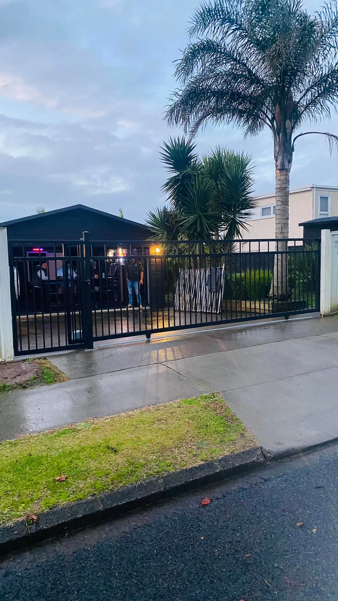 Tired of Manual Gates Causing Delays? How Automated Louvre Gates Improve Access Control and Safety